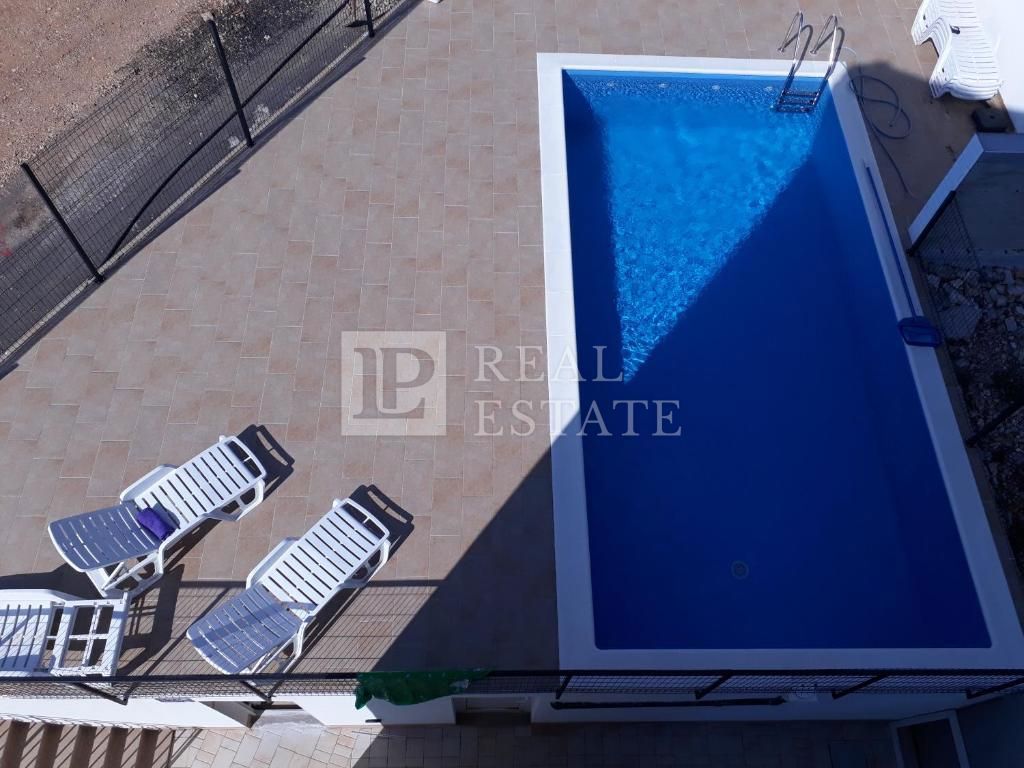 CRIKVENICA - novogradnja s štirimi stanovanjskimi enotami