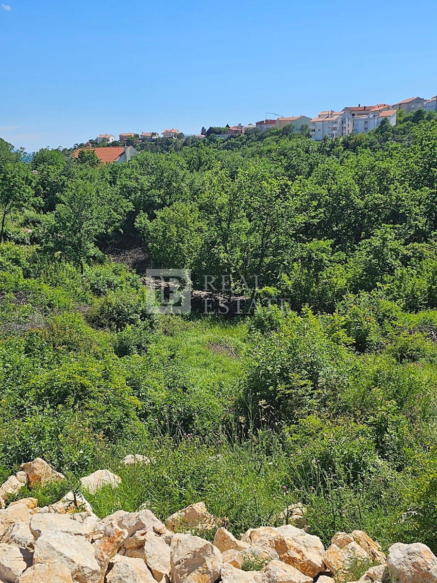 NOVI VINODOLSKI - gradbena parcela pravilne oblike