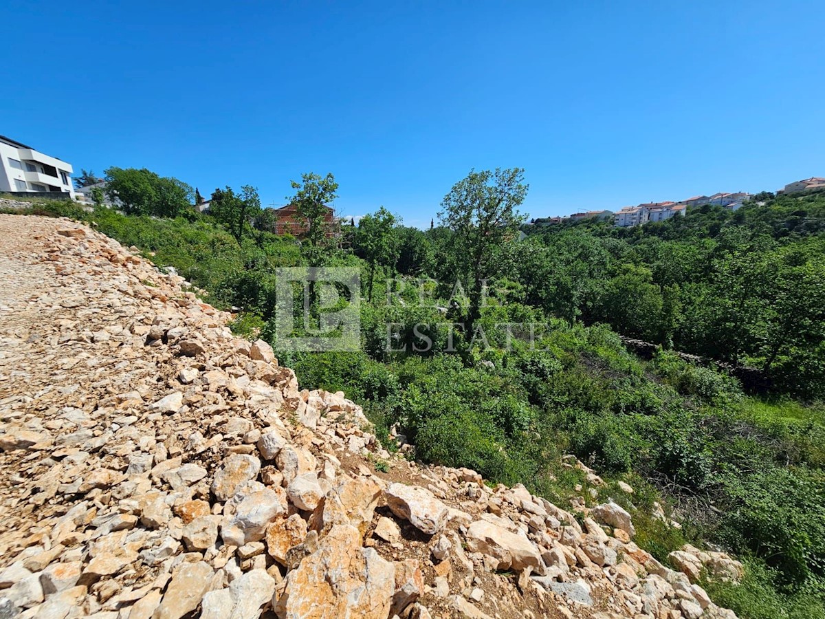 NOVI VINODOLSKI - gradbena parcela pravilne oblike