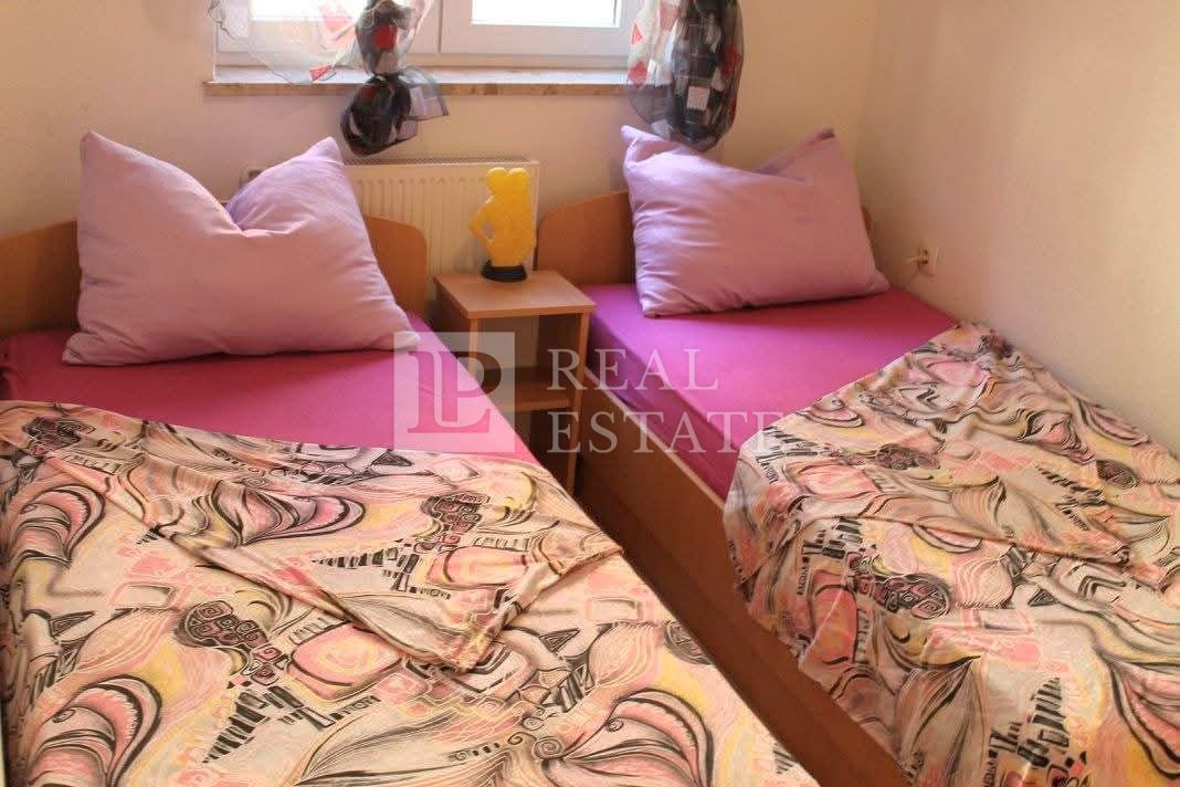 NOVI VINODOLSKI - apartmajska hiša z gostinskim objektom