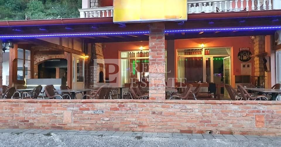 NOVI VINODOLSKI - apartmajska hiša z gostinskim objektom
