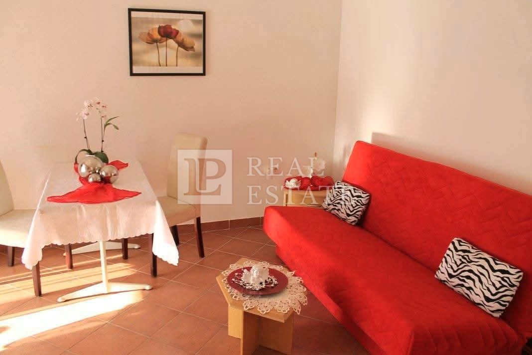 NOVI VINODOLSKI - apartmajska hiša z gostinskim objektom