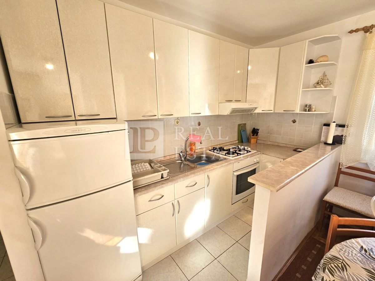 CRIKVENICA - 2-sobno stanovanje 450 metrov od morja