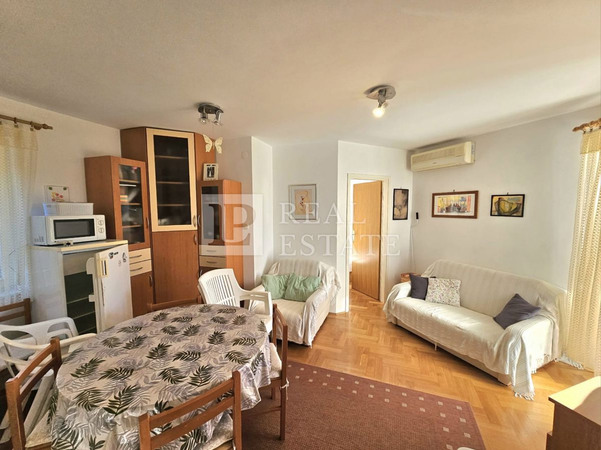 CRIKVENICA - 2-sobno stanovanje 450 metrov od morja