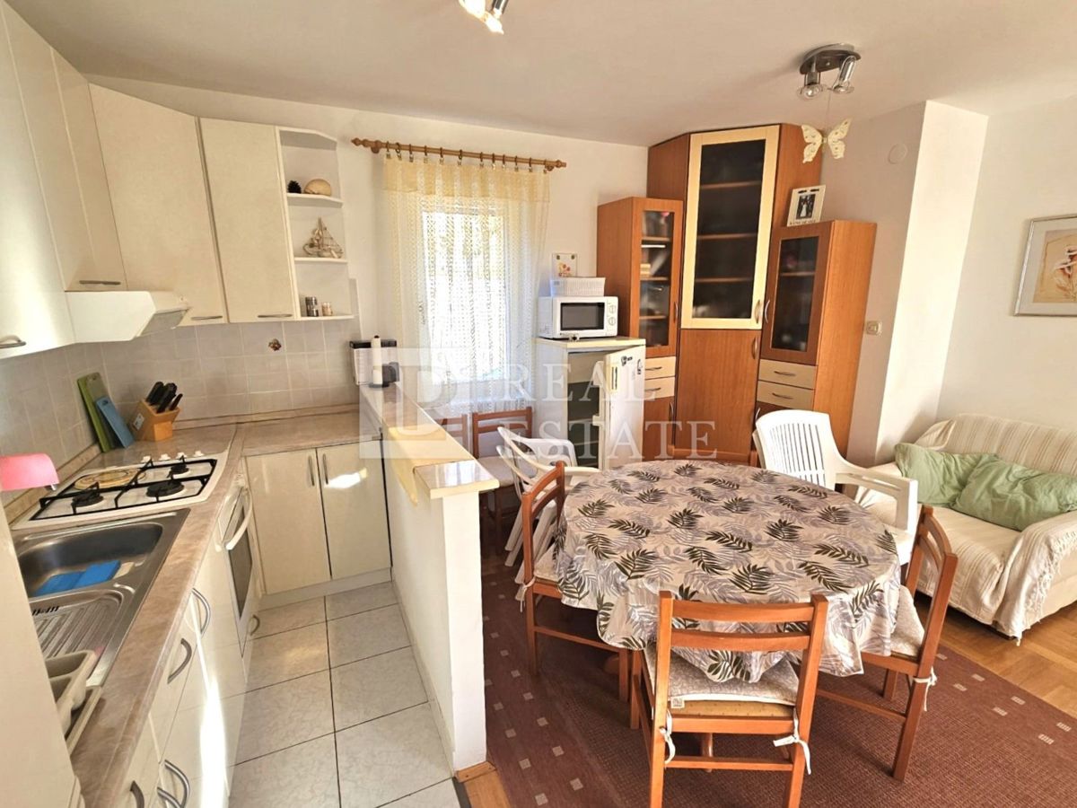 CRIKVENICA - 2-sobno stanovanje 450 metrov od morja