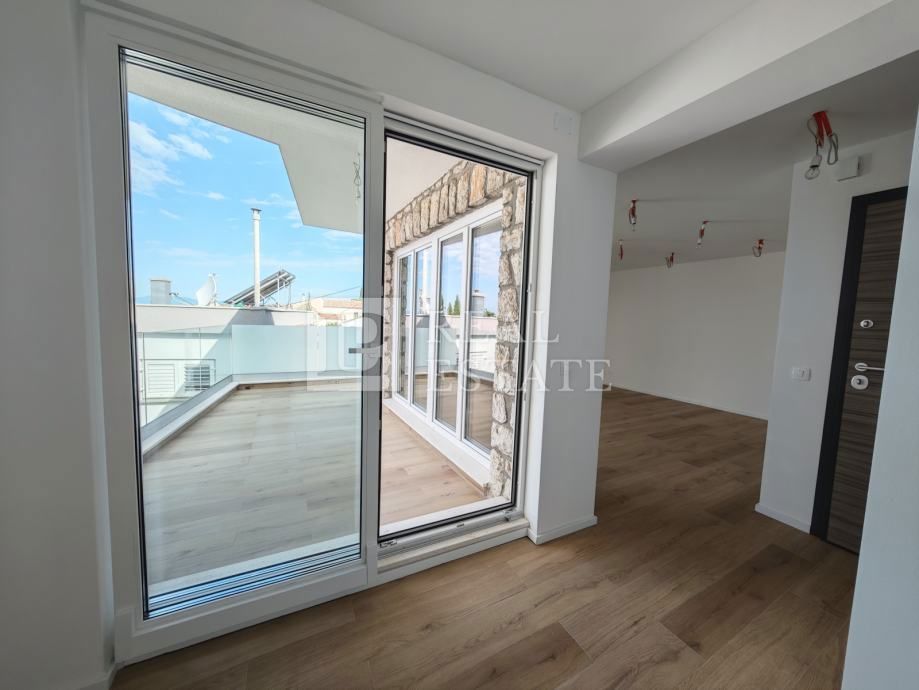 CRIKVENICA - elegantno stanovanje na fantastični lokaciji