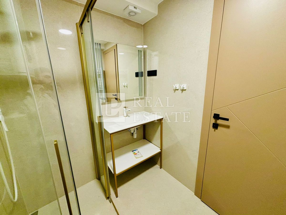 CRIKVENICA - ekskluzivno stanovanje v središču mesta