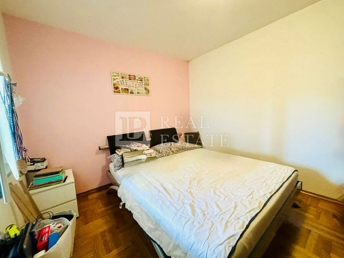 JADRANOVO – popolnoma opremljeno dvosobno stanovanje s čudovitim pogledom na morje