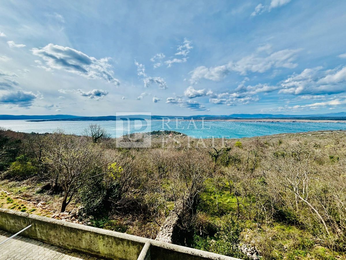 JADRANOVO – popolnoma opremljeno dvosobno stanovanje s čudovitim pogledom na morje