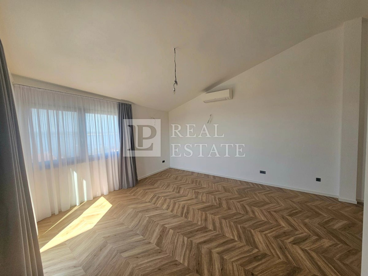 CRIKVENICA - luksuzen penthouse s panoramskim pogledom na morje