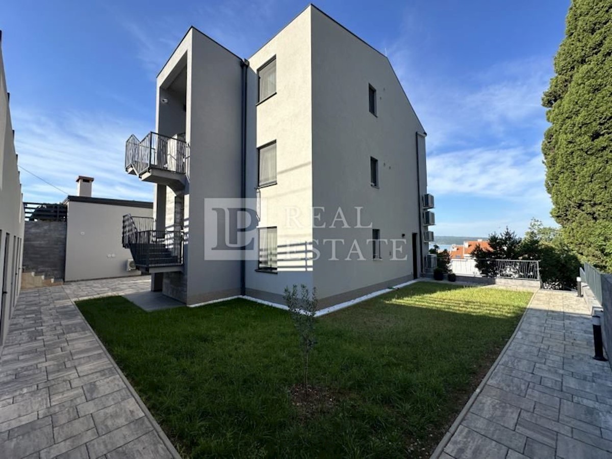 CRIKVENICA - luksuzen penthouse s panoramskim pogledom na morje