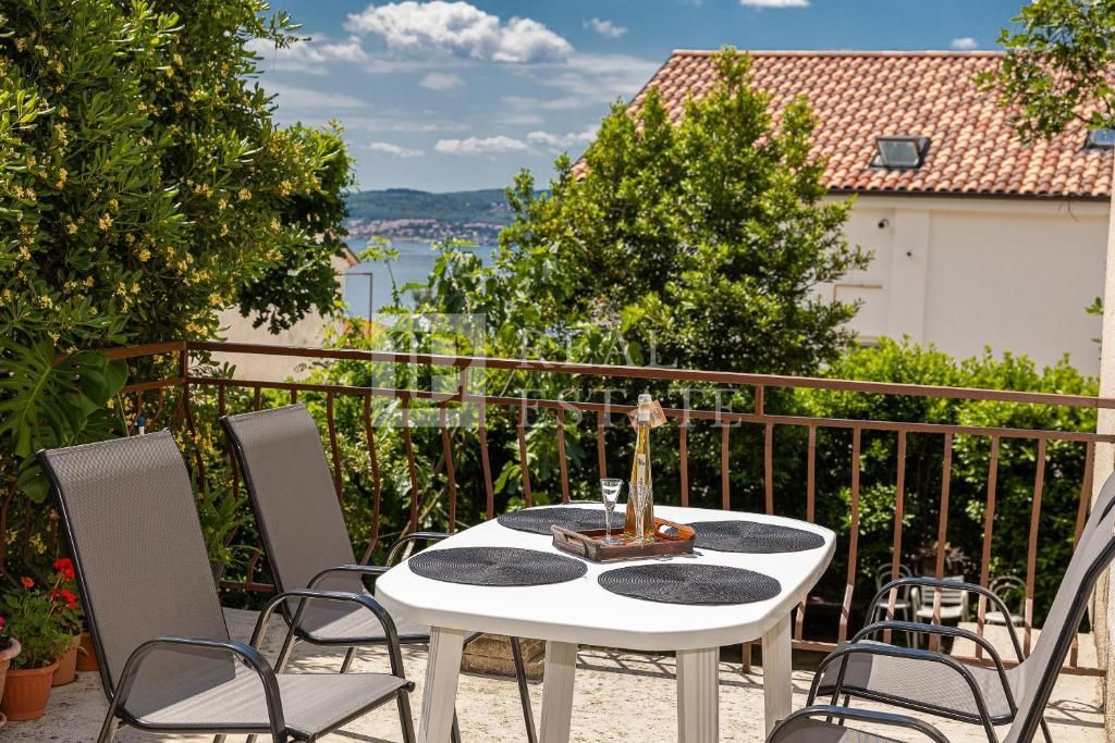 CRIKVENICA - dva apartmaja na odlični lokaciji