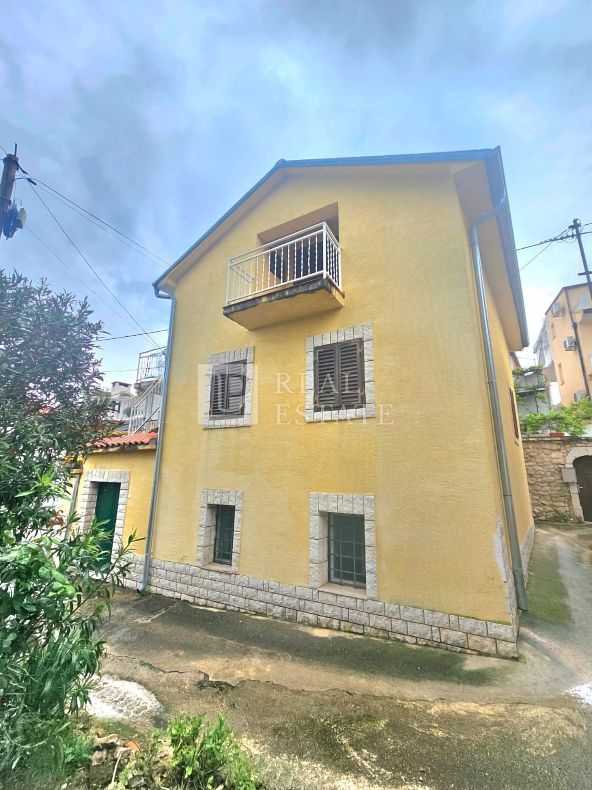SELCE - hiša z dvema apartmajema v bližini morja