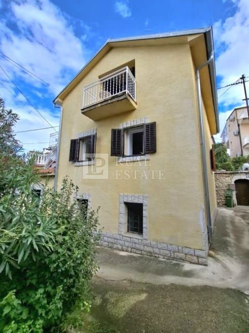 SELCE - hiša z dvema apartmajema v bližini morja