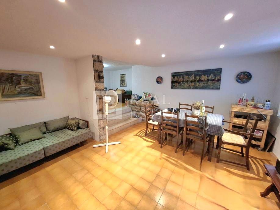 SELCE - hiša z dvema apartmajema v bližini morja