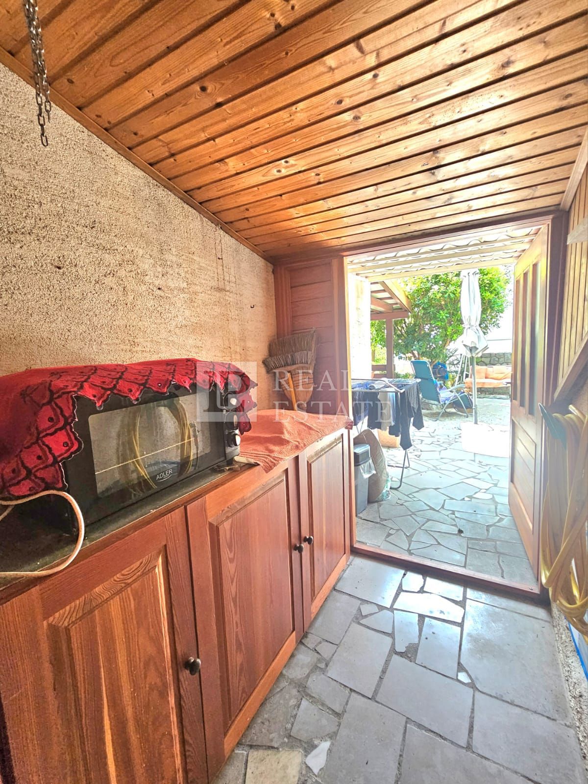 CRIKVENICA - apartma z zasebnim vrtom 80 metrov od morja