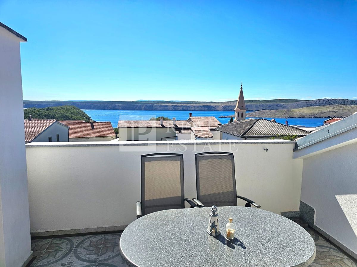 JADRANOVO - EKSKLUZIVNA PRODAJA - štiri stanovanja z vrtom in garažo v centru