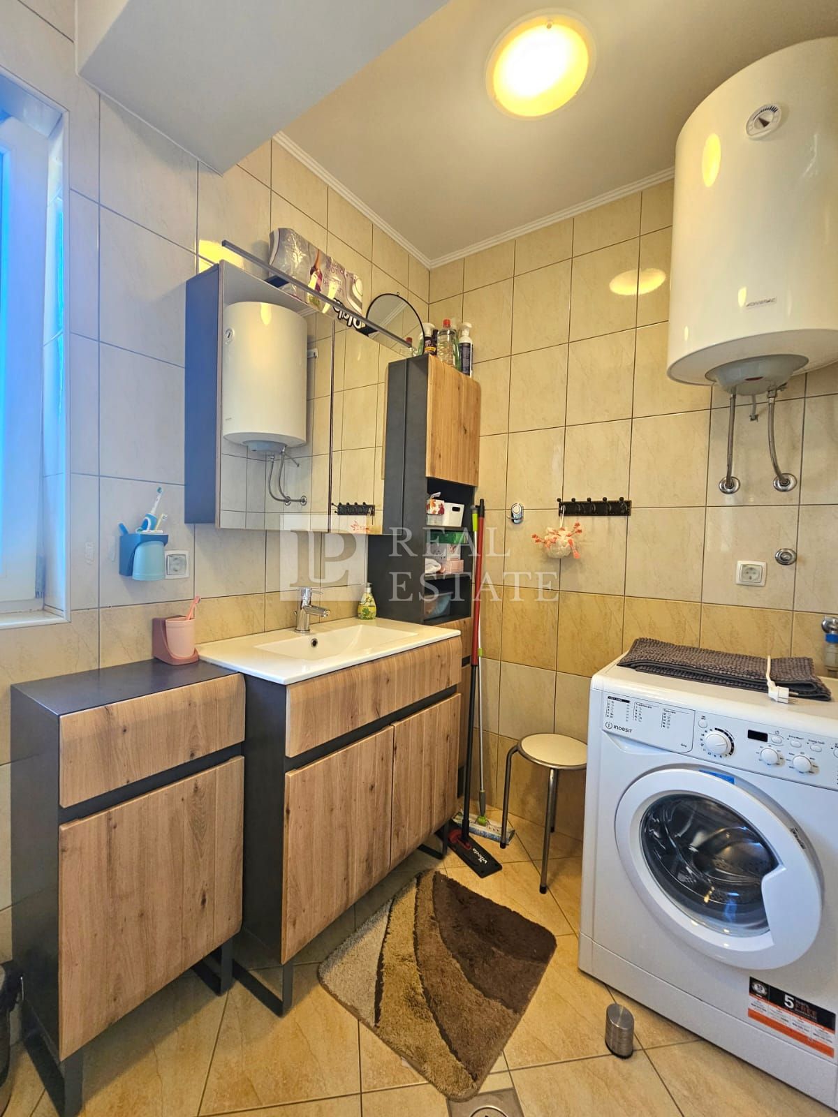 JADRANOVO - EKSKLUZIVNA PRODAJA - štiri stanovanja z vrtom in garažo v centru