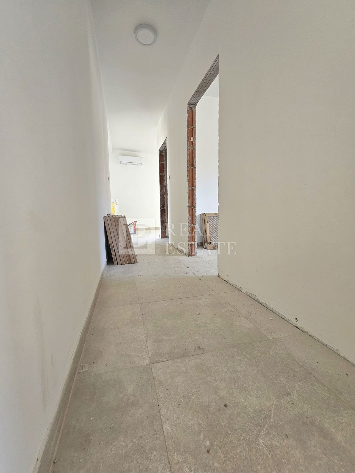 CRIKVENICA - apartma z veliko teraso