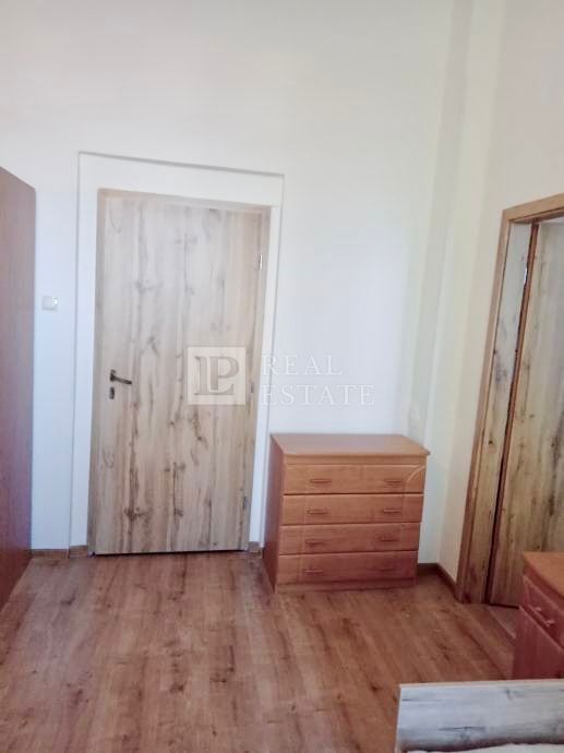 NOVI VINODOLSKI - dva apartmaja 100 m od morja