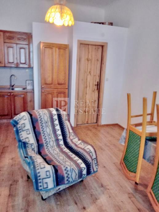 NOVI VINODOLSKI - dva apartmaja 100 m od morja