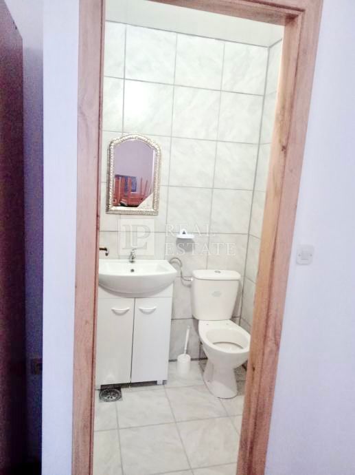 NOVI VINODOLSKI - dva apartmaja 100 m od morja