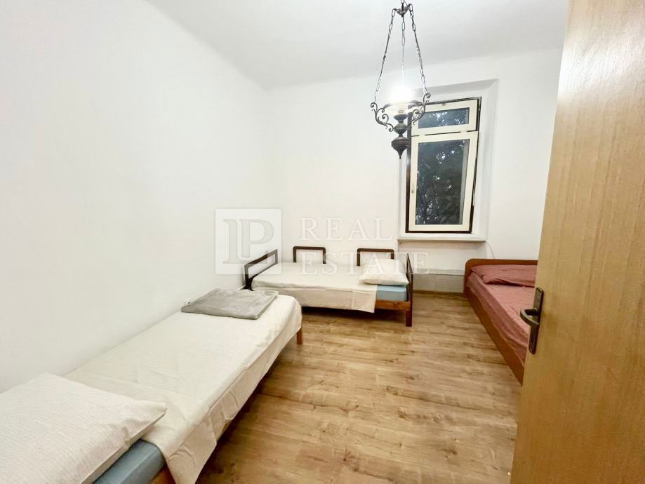 NOVI VINODOLSKI - dva apartmaja 100 m od morja