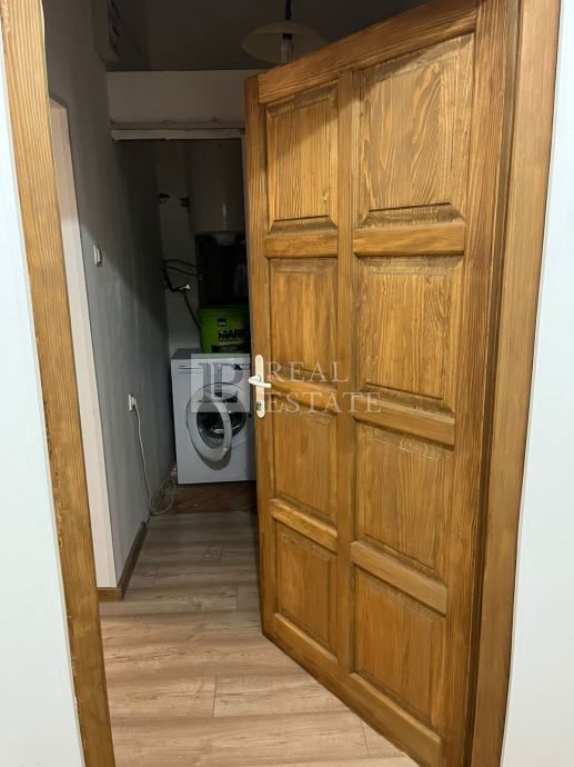 NOVI VINODOLSKI - dva apartmaja 100 m od morja