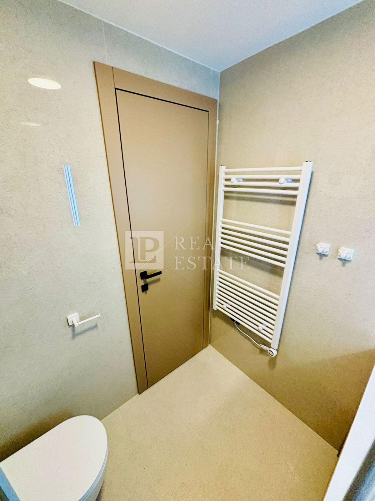 CRIKVENICA - luksuzno stanovanje z balkonom v moderni novogradnji