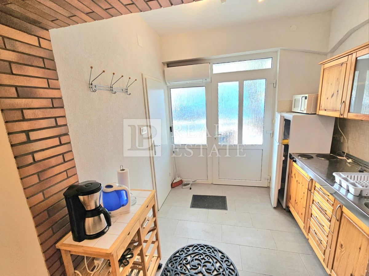 JADRANOVO - stanovanje v pritličju s teraso