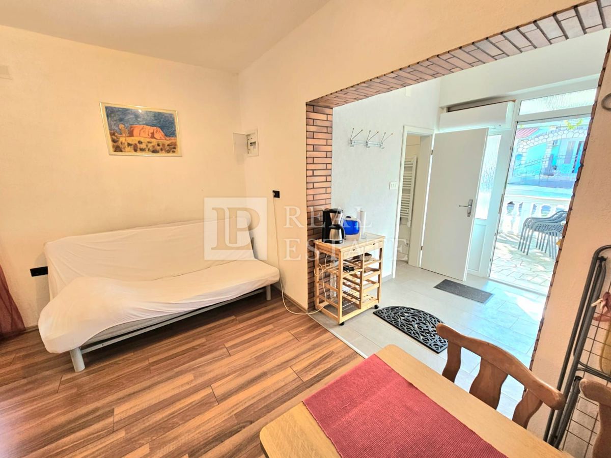 JADRANOVO - stanovanje v pritličju s teraso