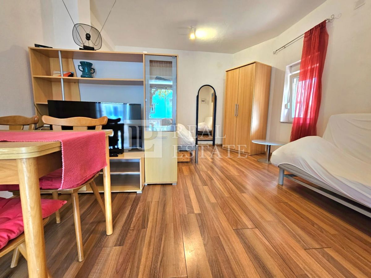 JADRANOVO - stanovanje v pritličju s teraso