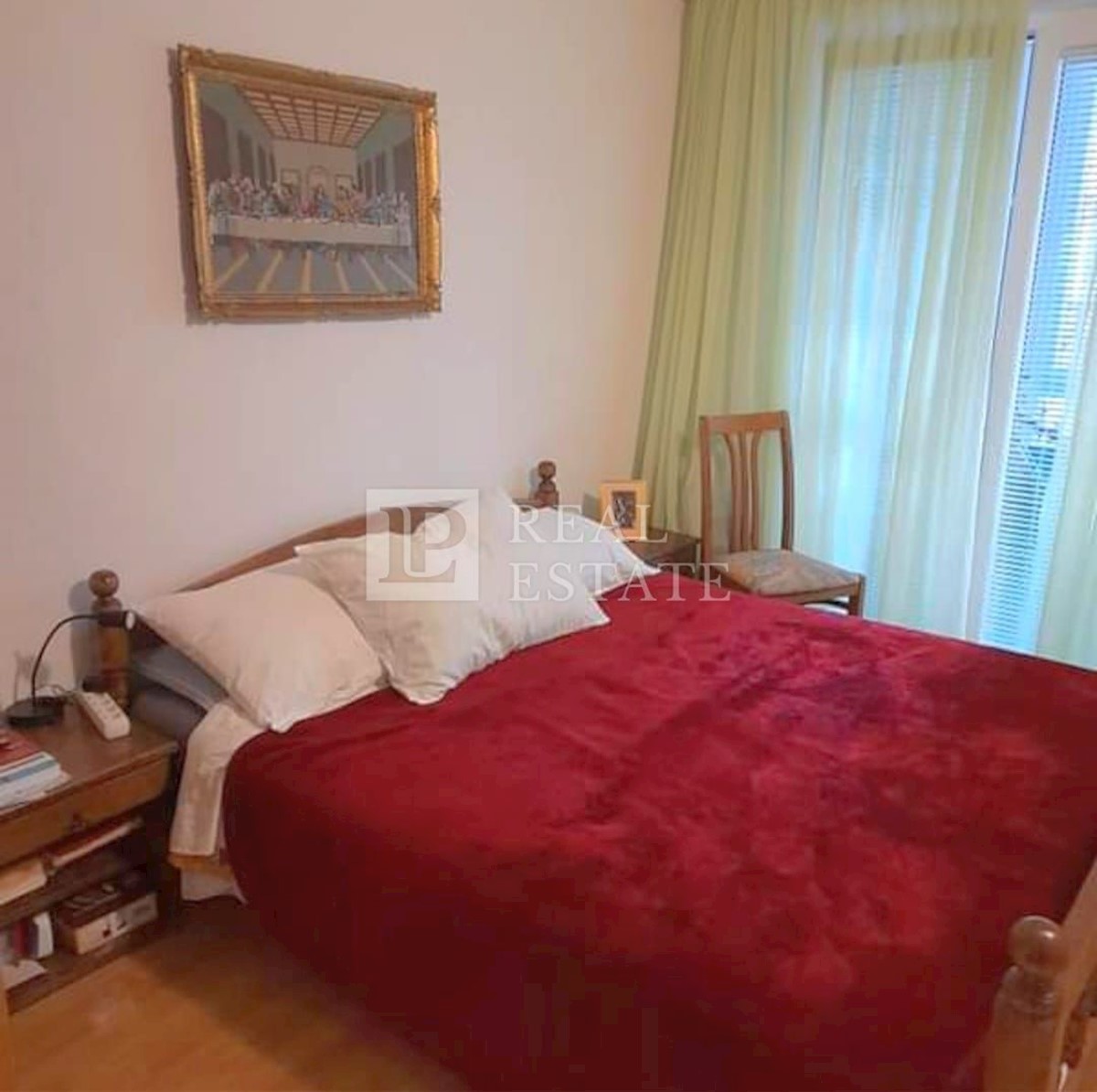 CRIKVENICA - apartma z veliko teraso 250m od morja