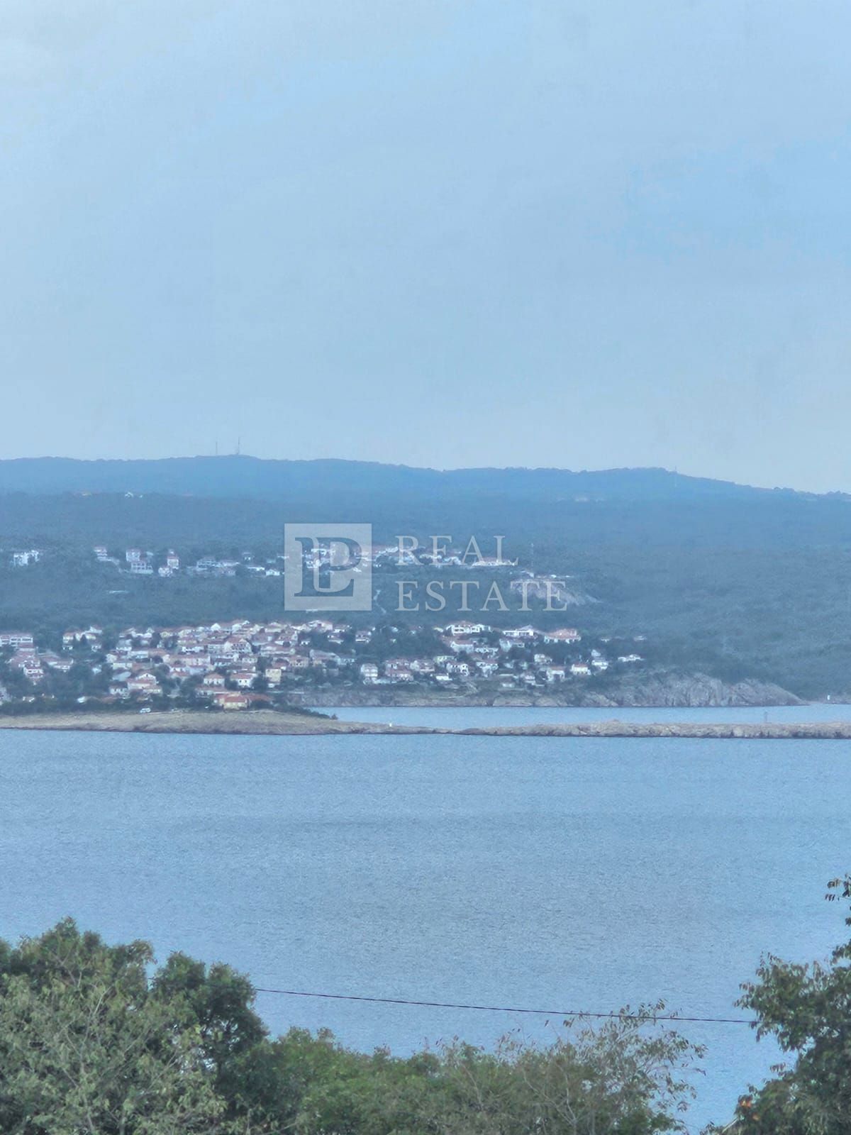 CRIKVENICA - prostorno stanovanje v novi stavbi s pogledom na morje