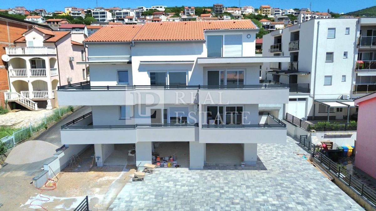 CRIKVENICA - trosobno stanovanje v luksuzni novogradnji