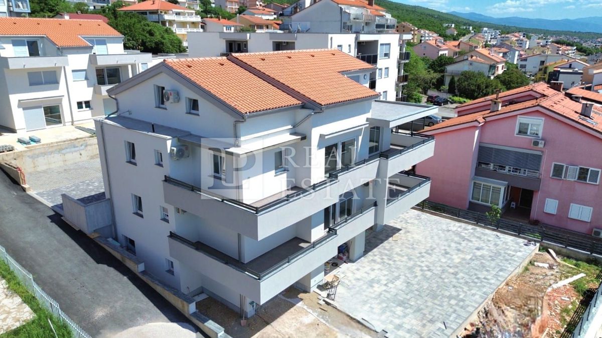 CRIKVENICA - trosobno stanovanje v luksuzni novogradnji