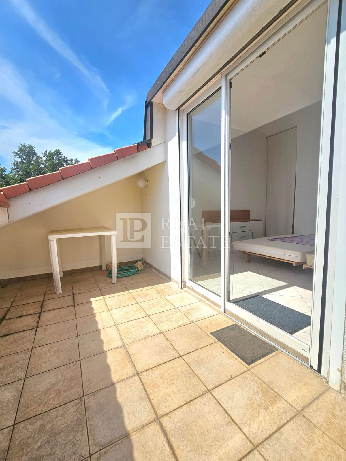 ČIŽIĆI, OTOK KRK - apartma v drugi vrsti do morja