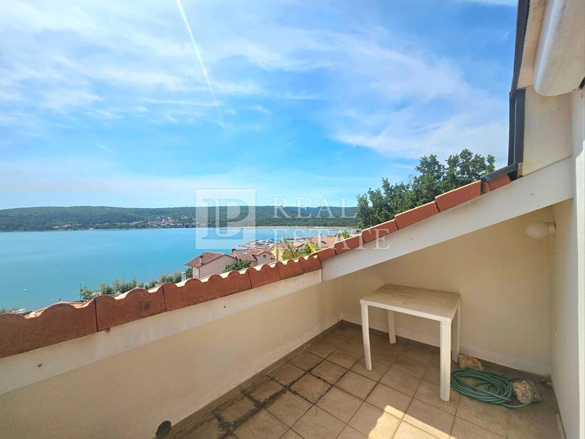 ČIŽIĆI, OTOK KRK - apartma v drugi vrsti do morja