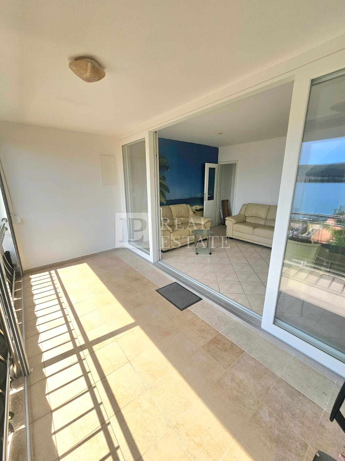 ČIŽIĆI, OTOK KRK - apartma v drugi vrsti do morja
