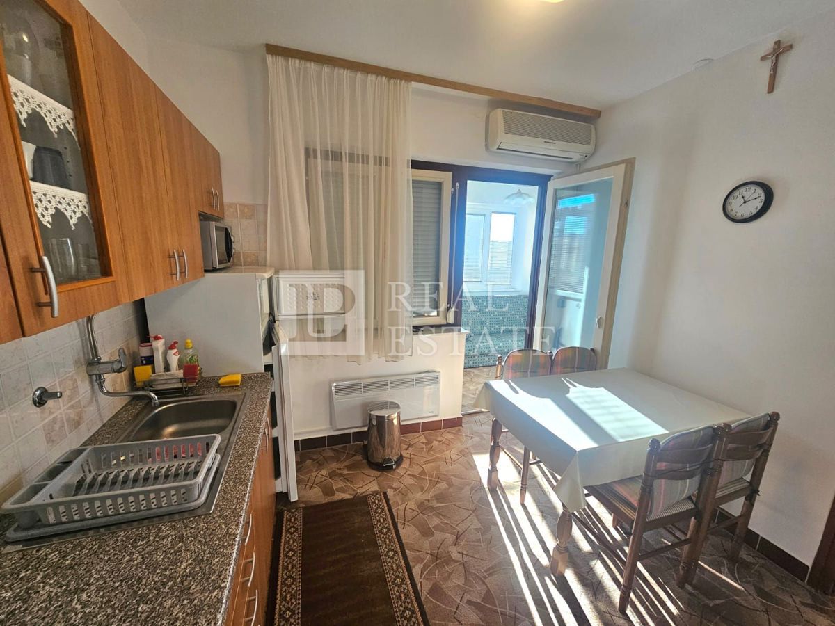 JADRANOVO - enosobno stanovanje v centru