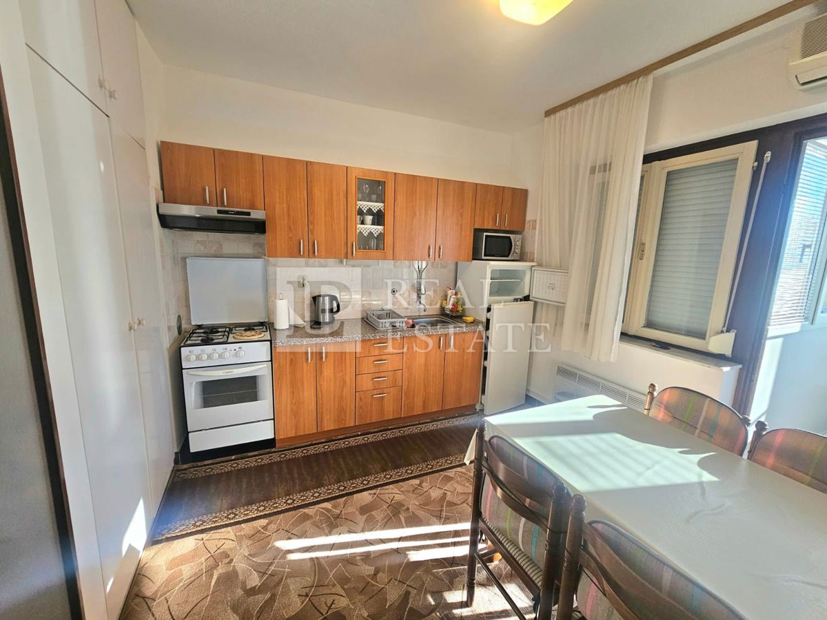 JADRANOVO - enosobno stanovanje v centru