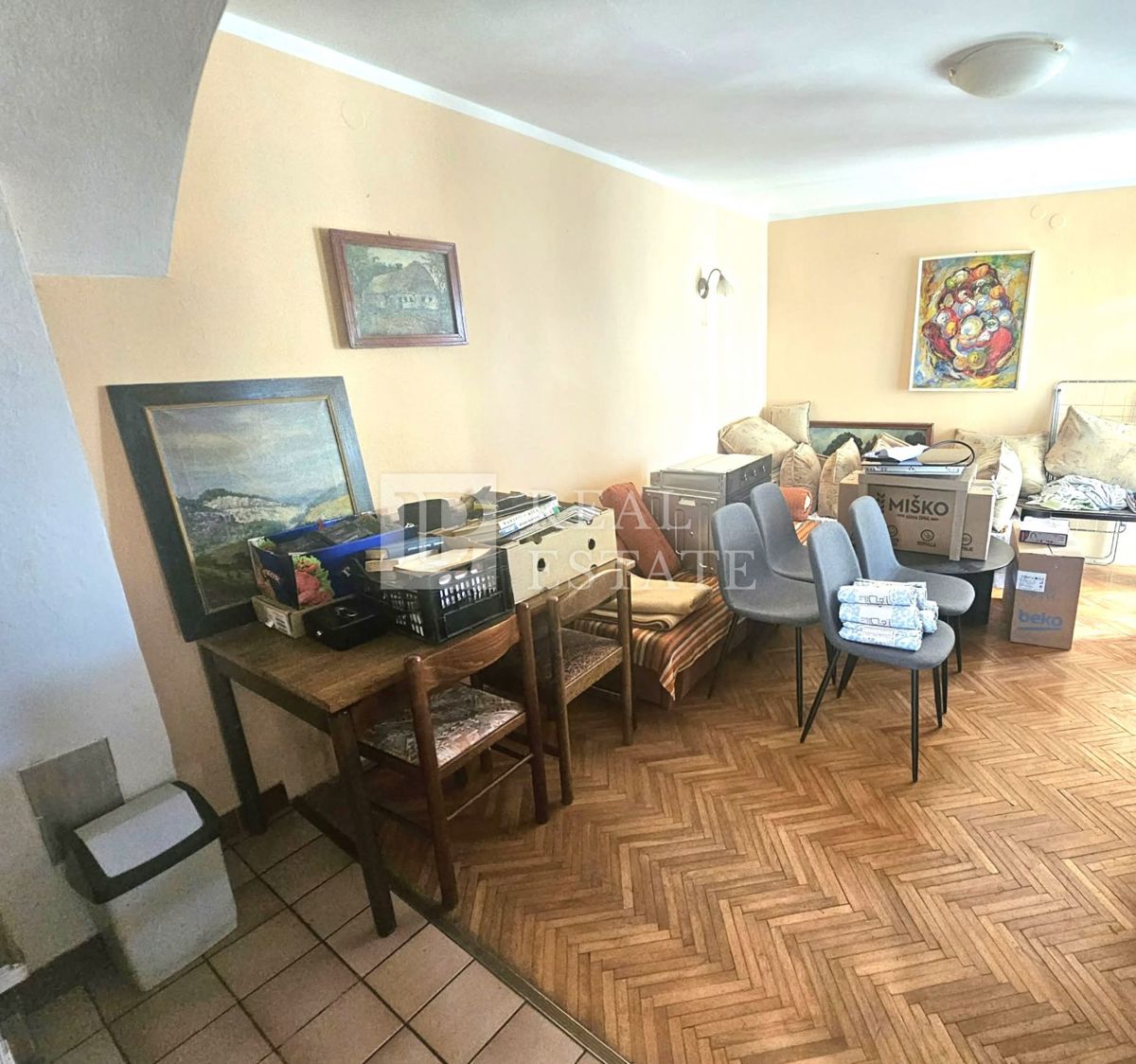 CRIKVENICA - hiša s tremi apartmaji v središču mesta