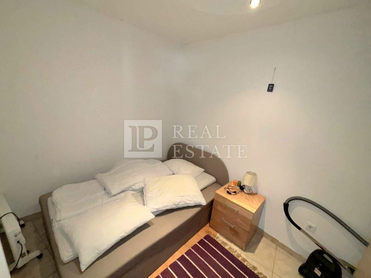 NOVI VINODOLSKI - stanovanje 2 spalnici + dnevna soba