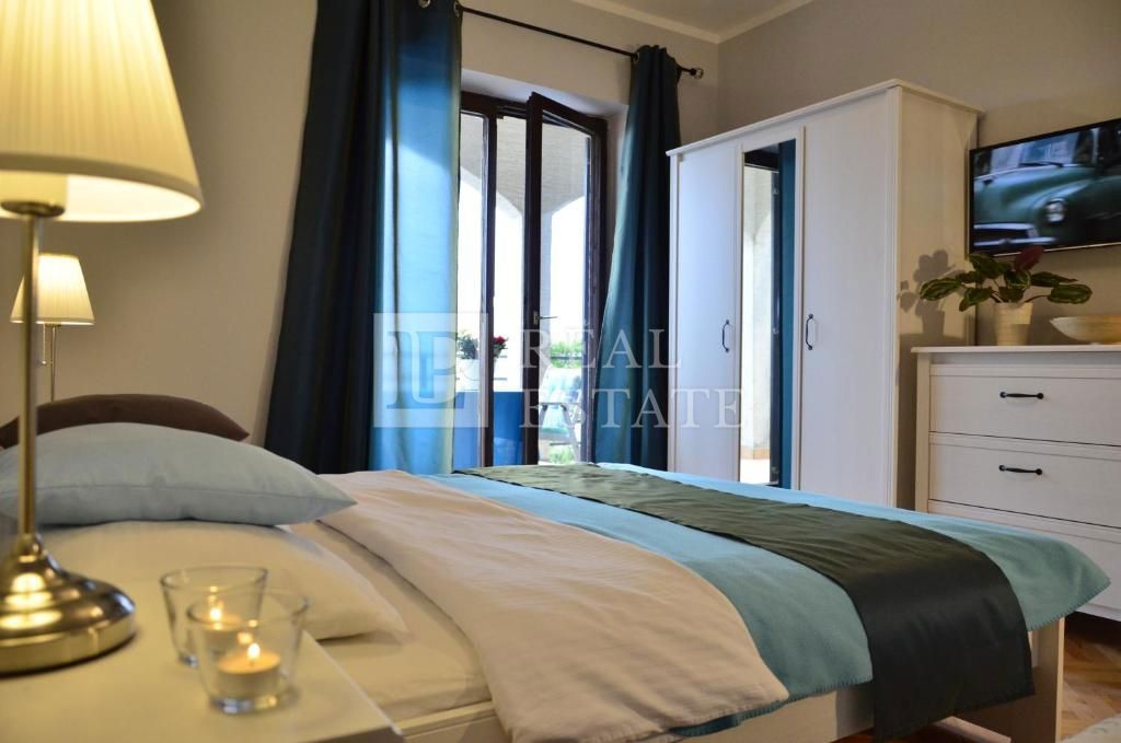 CRIKVENICA - čudovita hiša 602 m2 z bazenom v bližini morja