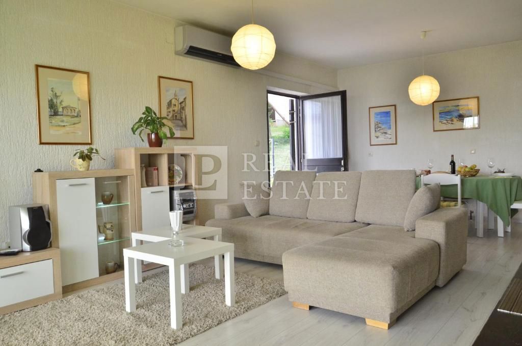 CRIKVENICA - čudovita hiša 602 m2 z bazenom v bližini morja