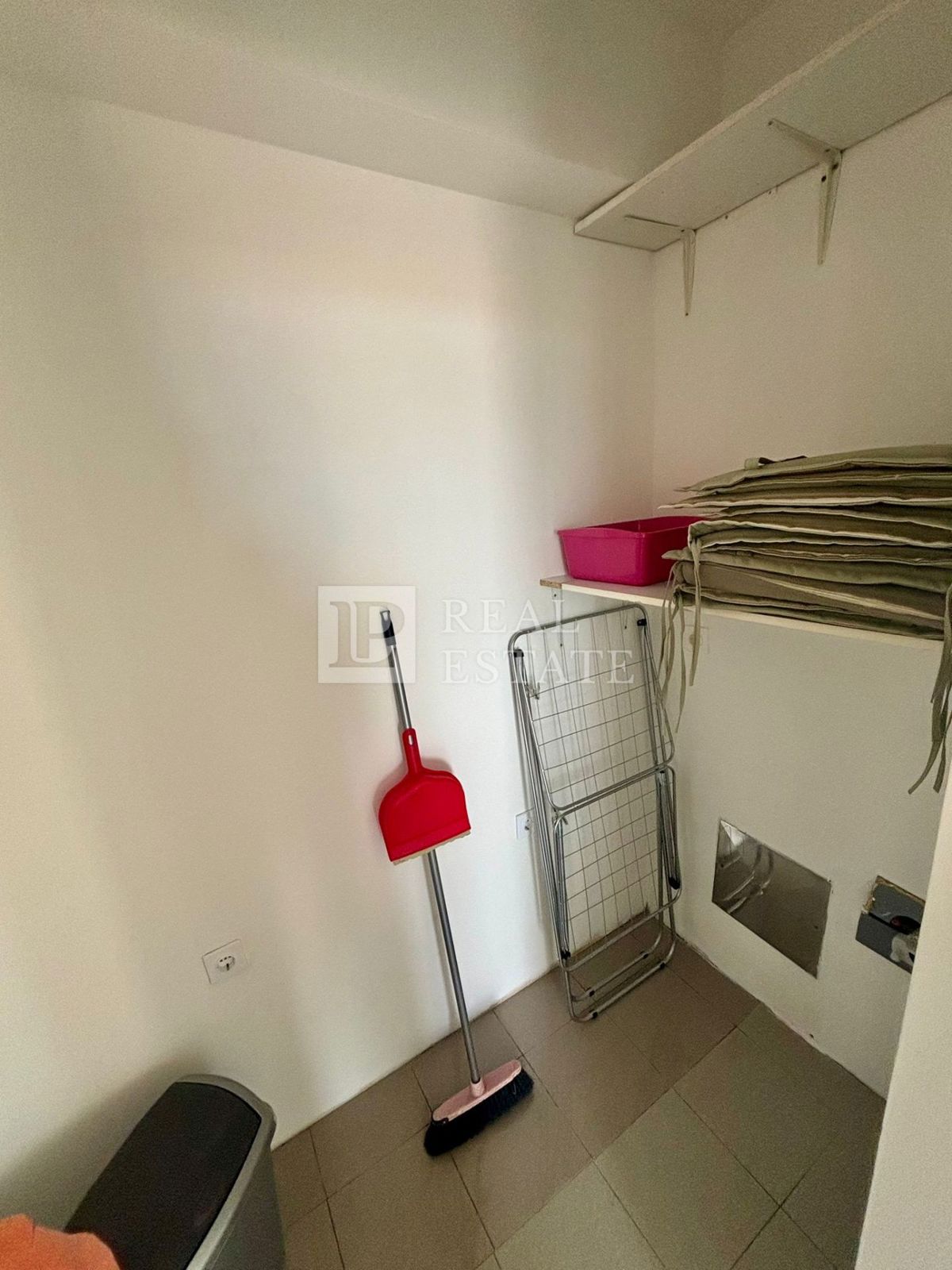 NOVI VINODOLSKI - trisobno stanovanje z ogromno teraso in čudovitim razgledom