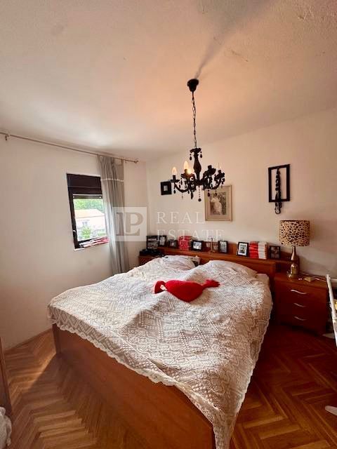 SELCE - dvosobno stanovanje z ložo in balkonom na mirni lokaciji