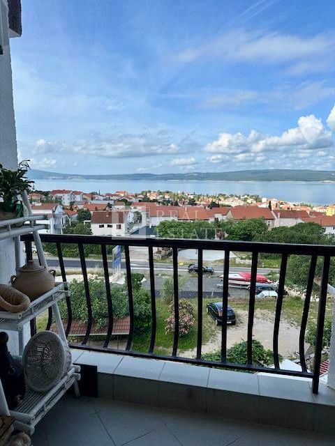 SELCE - dvosobno stanovanje z ložo in balkonom na mirni lokaciji