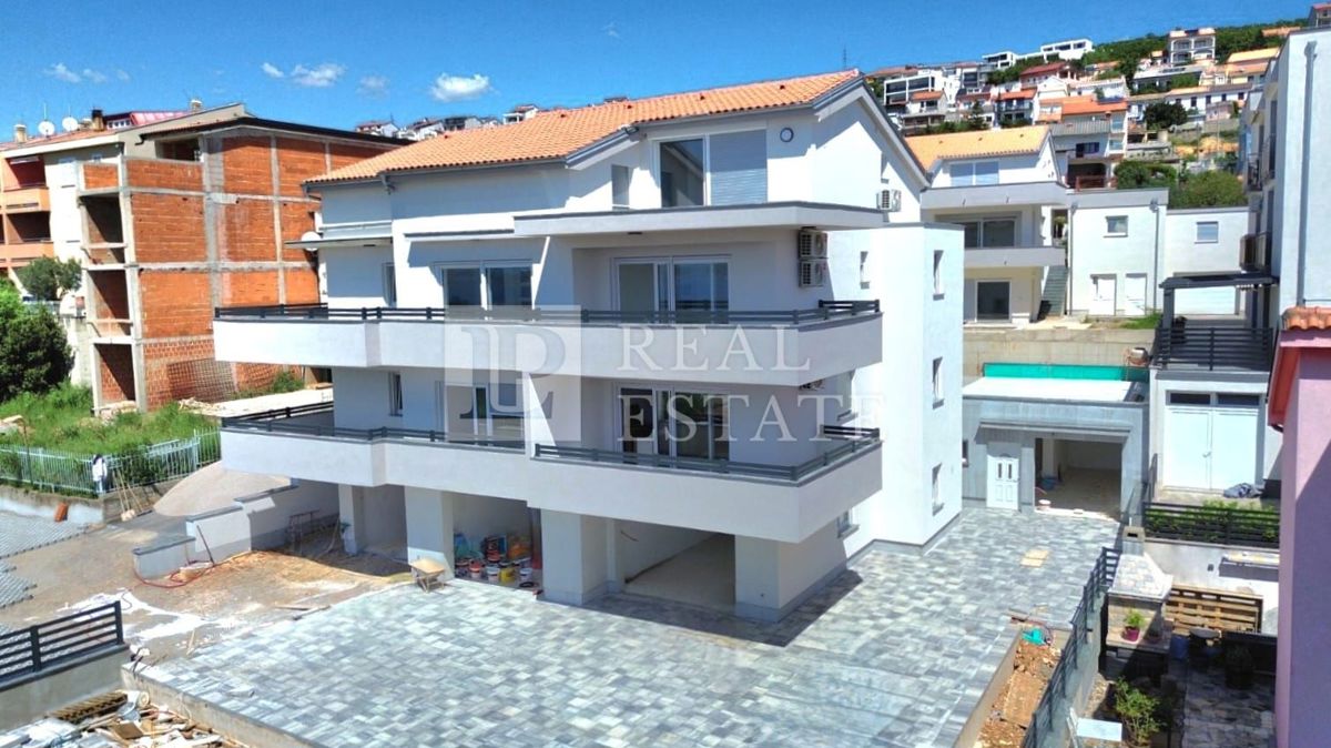CRIKVENICA - 3-sobno stanovanje s panoramskim pogledom na morje