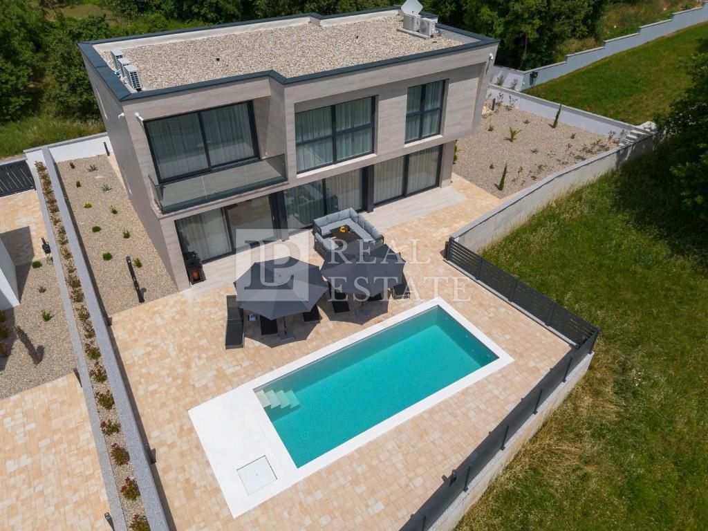 BRIBIR - privlačna vila na mirni lokaciji